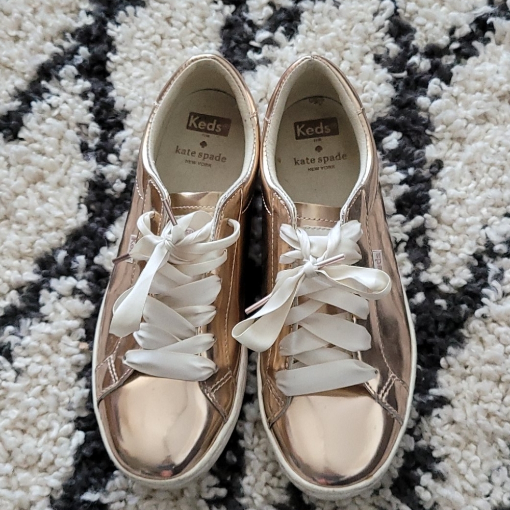 tennis shoes